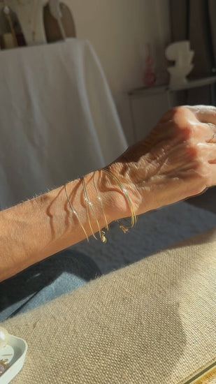 Semainier porté au soleil puis rangé dans son écrin B.POINTBA, prêt à offrir